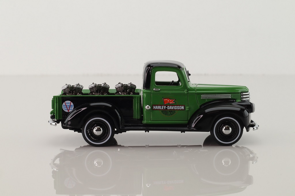 Matchbox Collectibles YYM96652; 1941 Chevrolet Model AK ½ Ton Pickup; Harley-Davidson WLA